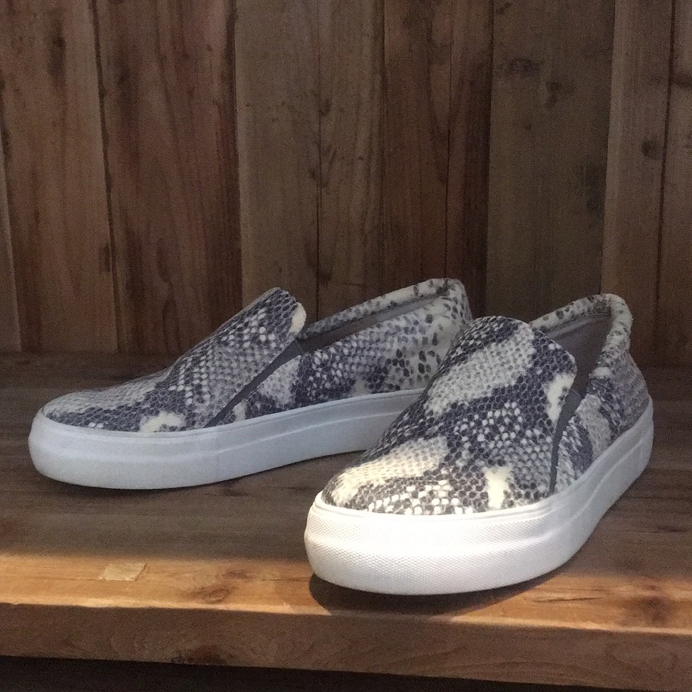 Vince Camuto Snake Skin shoes
